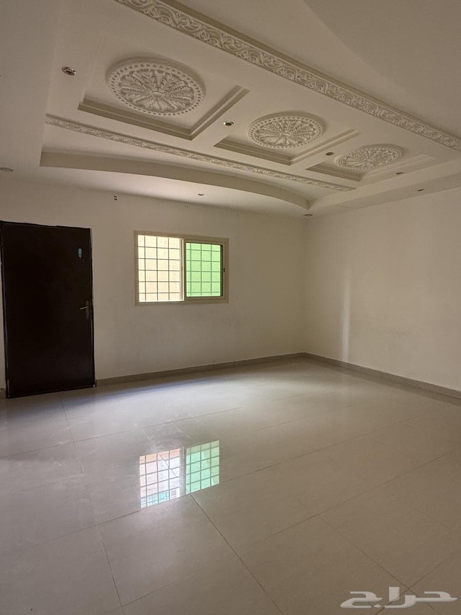 فيلا 8 غرف في الياسمين 5