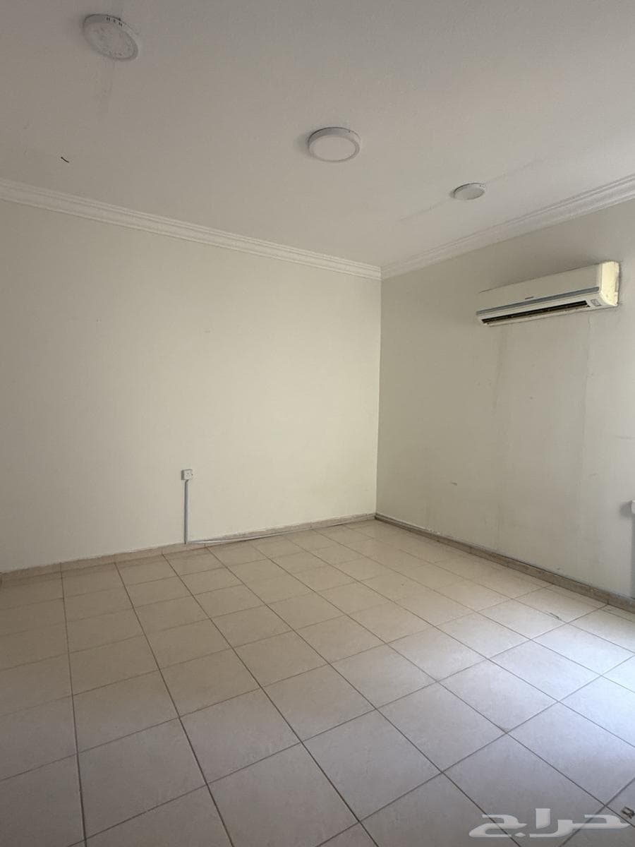 فيلا 8 غرف في الياسمين 10