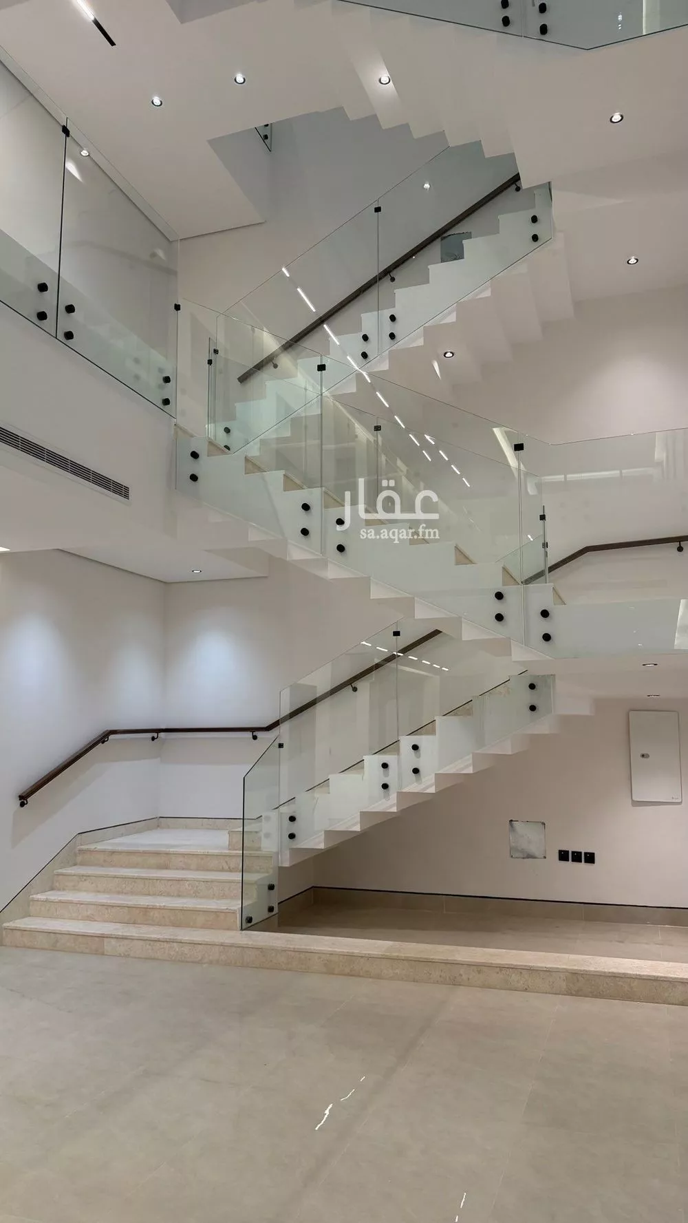 فيلا 6 غرف في المهدية 9