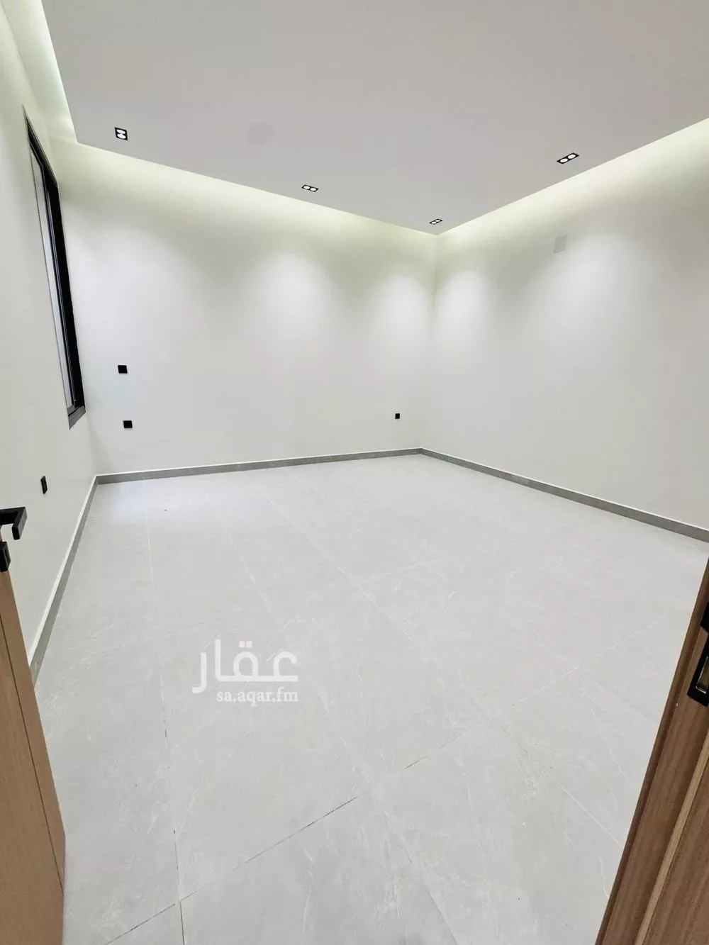 فيلا 5 غرف في الملك فيصل 4