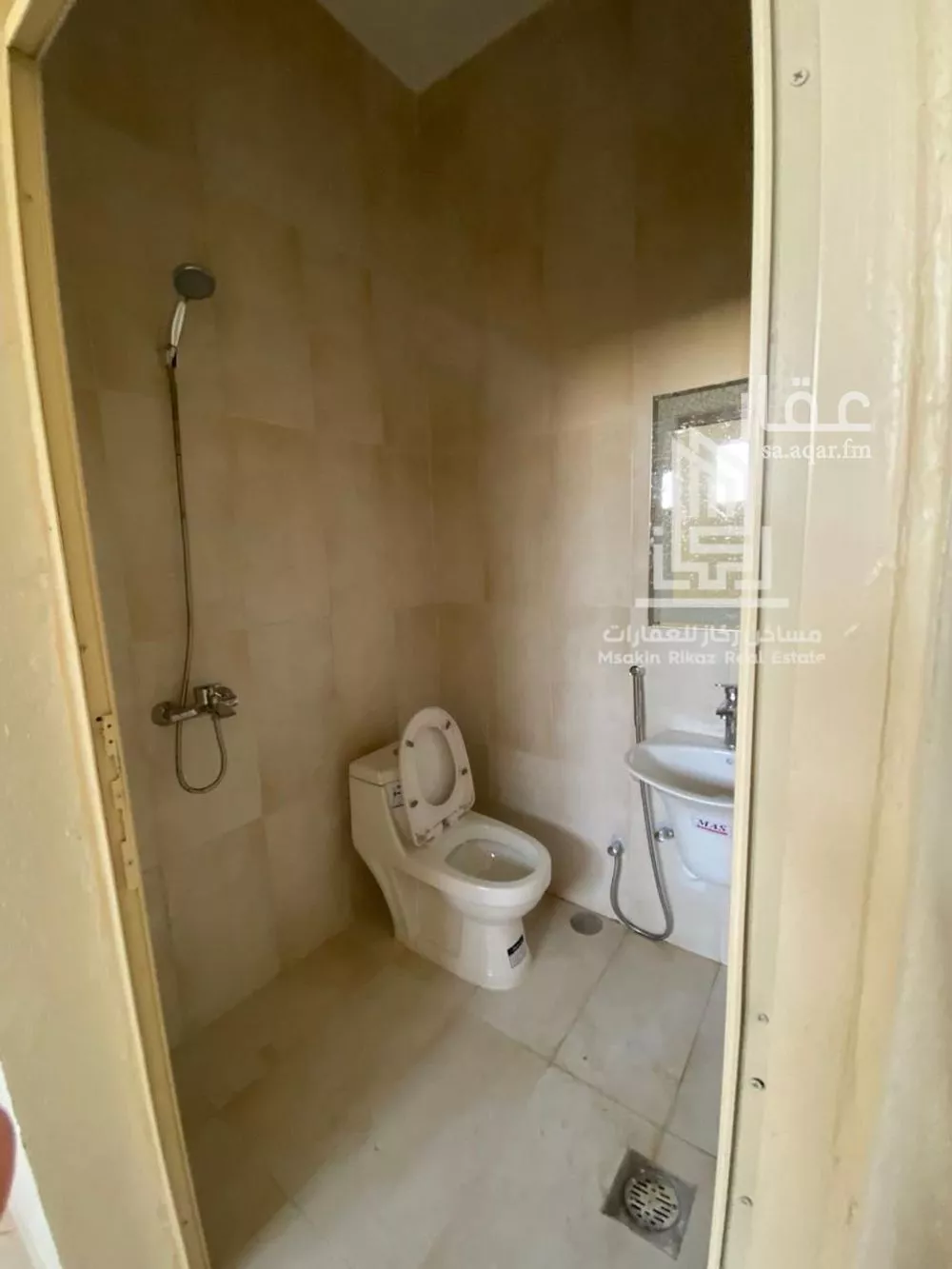 شقة 4 غرف في السلام 12