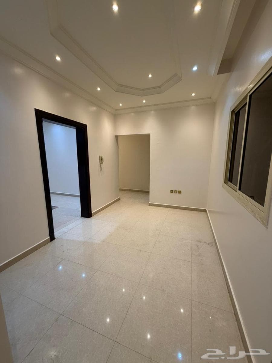 شقة 4 غرف في البساتين 3