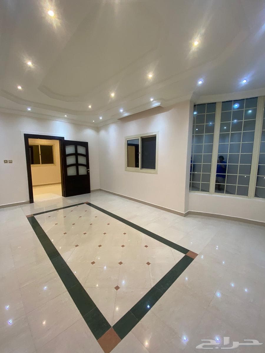 شقة 4 غرف في البساتين 5