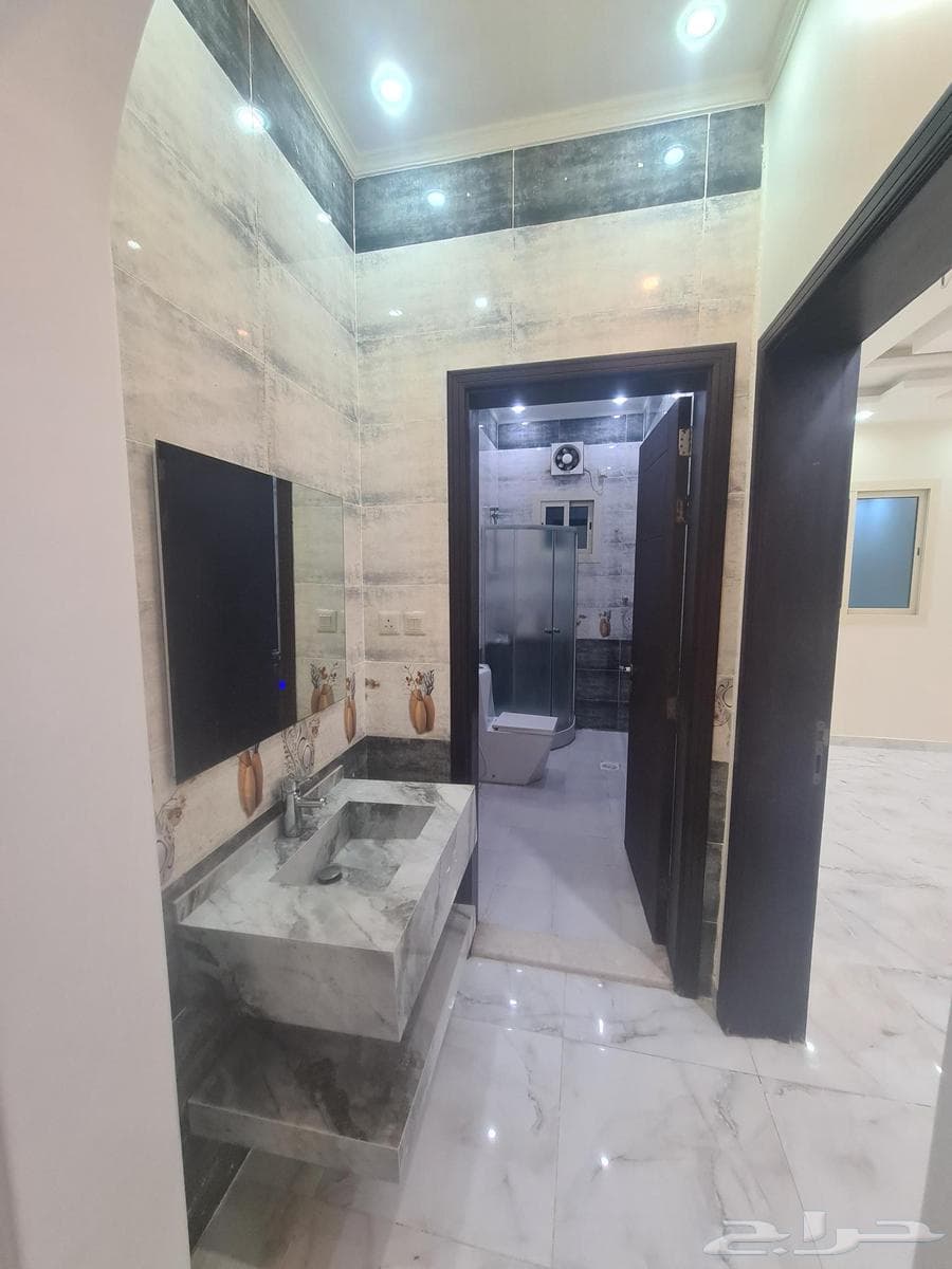 شقة 4 غرف في الياقوت 8