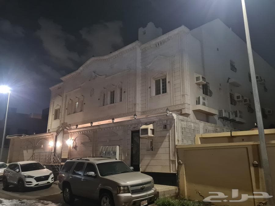 شقة 4 غرف في الياقوت 10