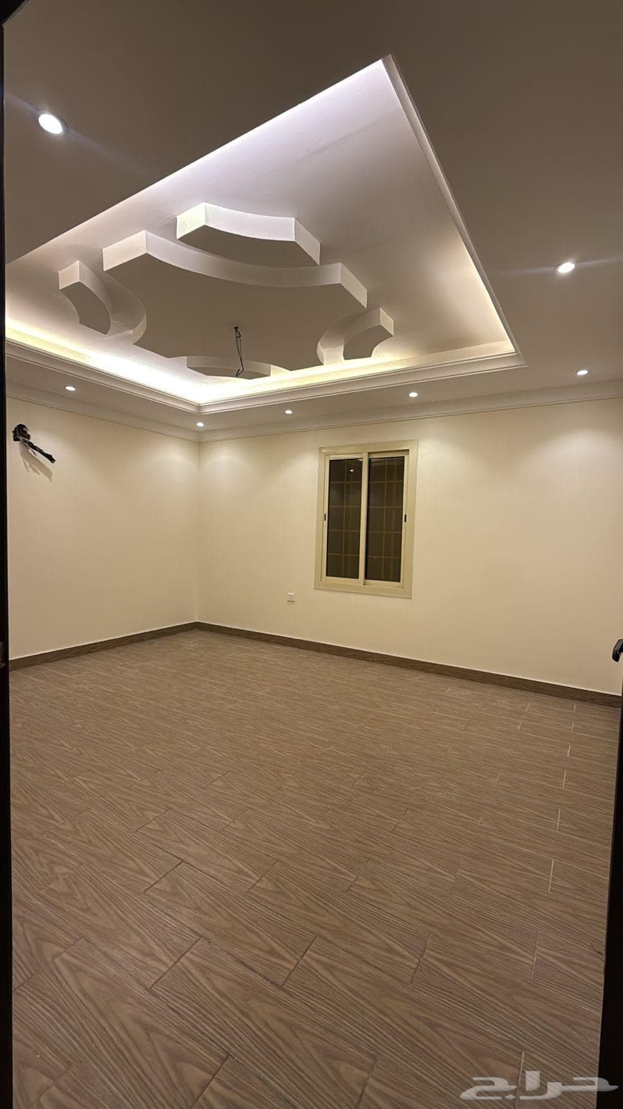 شقة 2 غرف في العزيزية 10