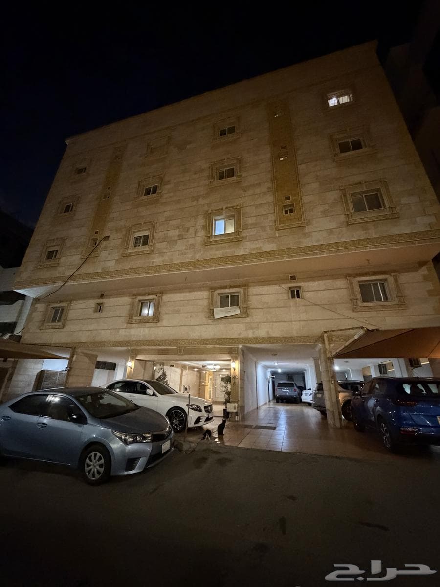 شقة 5 غرف في الزهراء 1