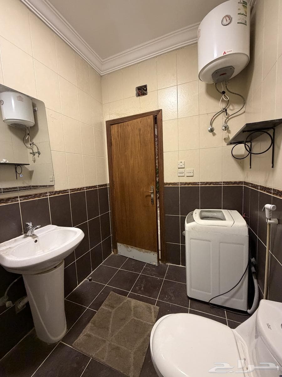 شقة 5 غرف في الزهراء 24