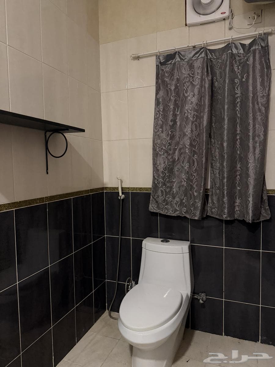 شقة 5 غرف في الزهراء 30