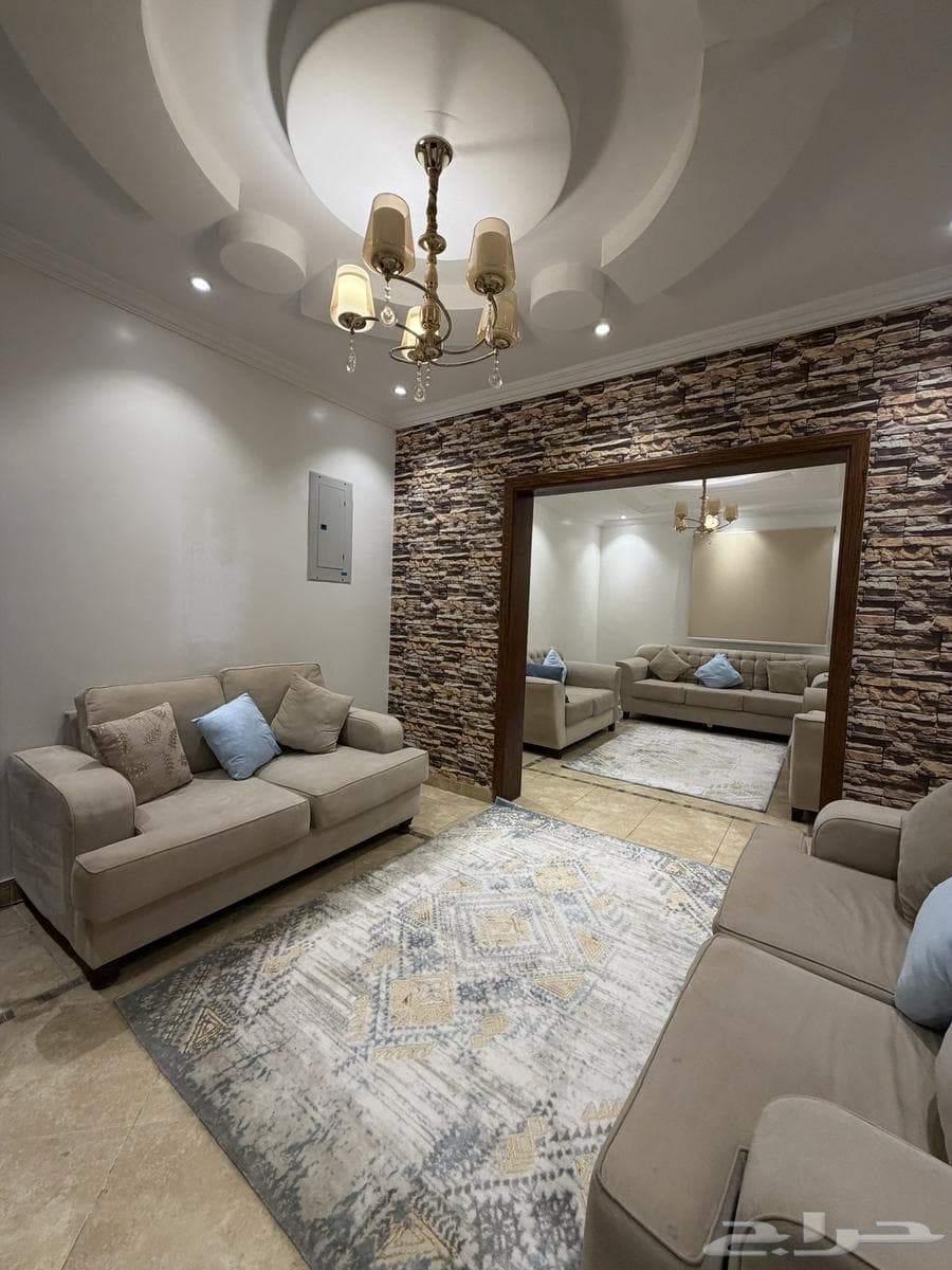 شقة 5 غرف في الزهراء 32