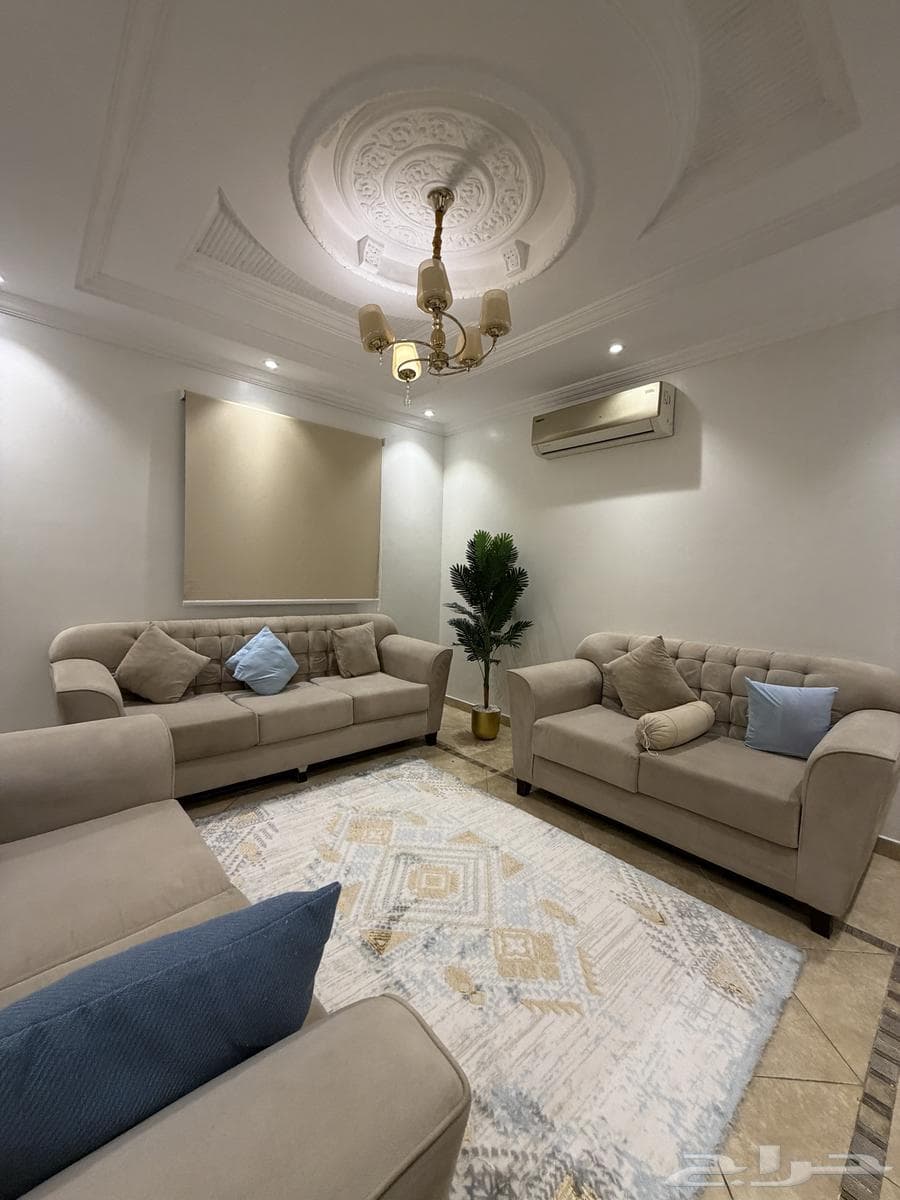 شقة 5 غرف في الزهراء 33