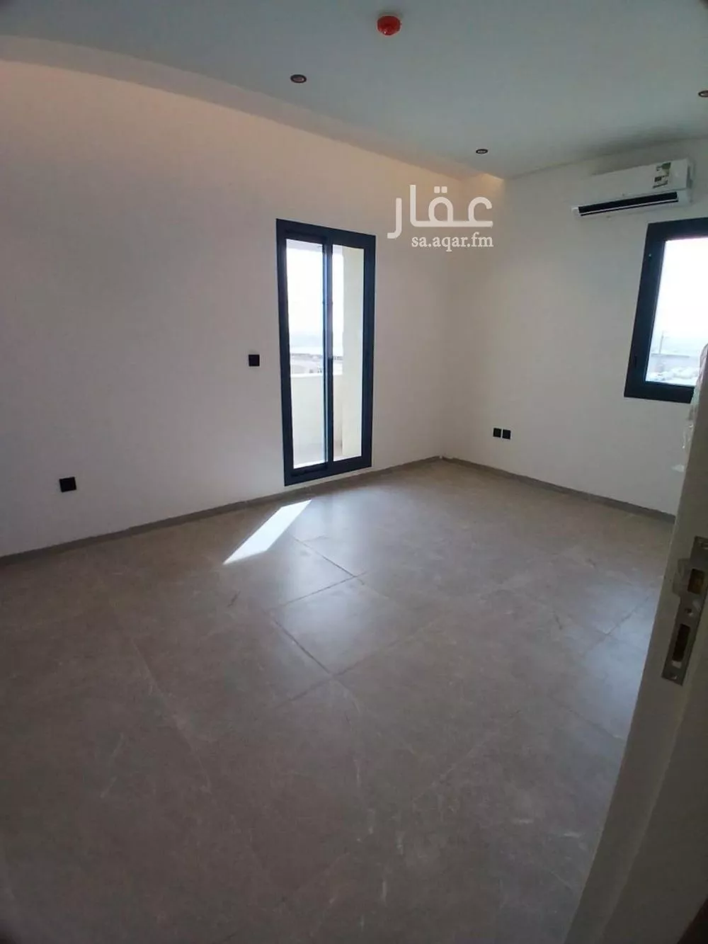 شقة 3 غرف في الرمال 5