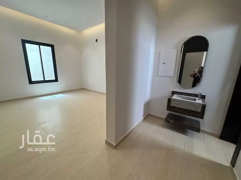 فيلا 4 غرف في الجنادرية 1