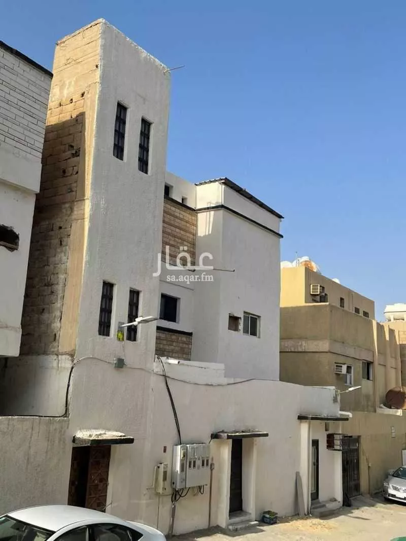 18 bedroom apartment in Al Yamamah 3