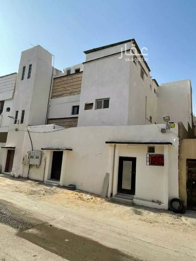18 bedroom apartment in Al Yamamah 4