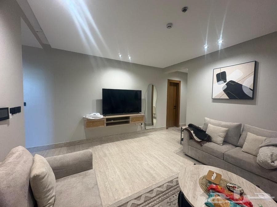 شقة 2 غرف في الحمرا 3