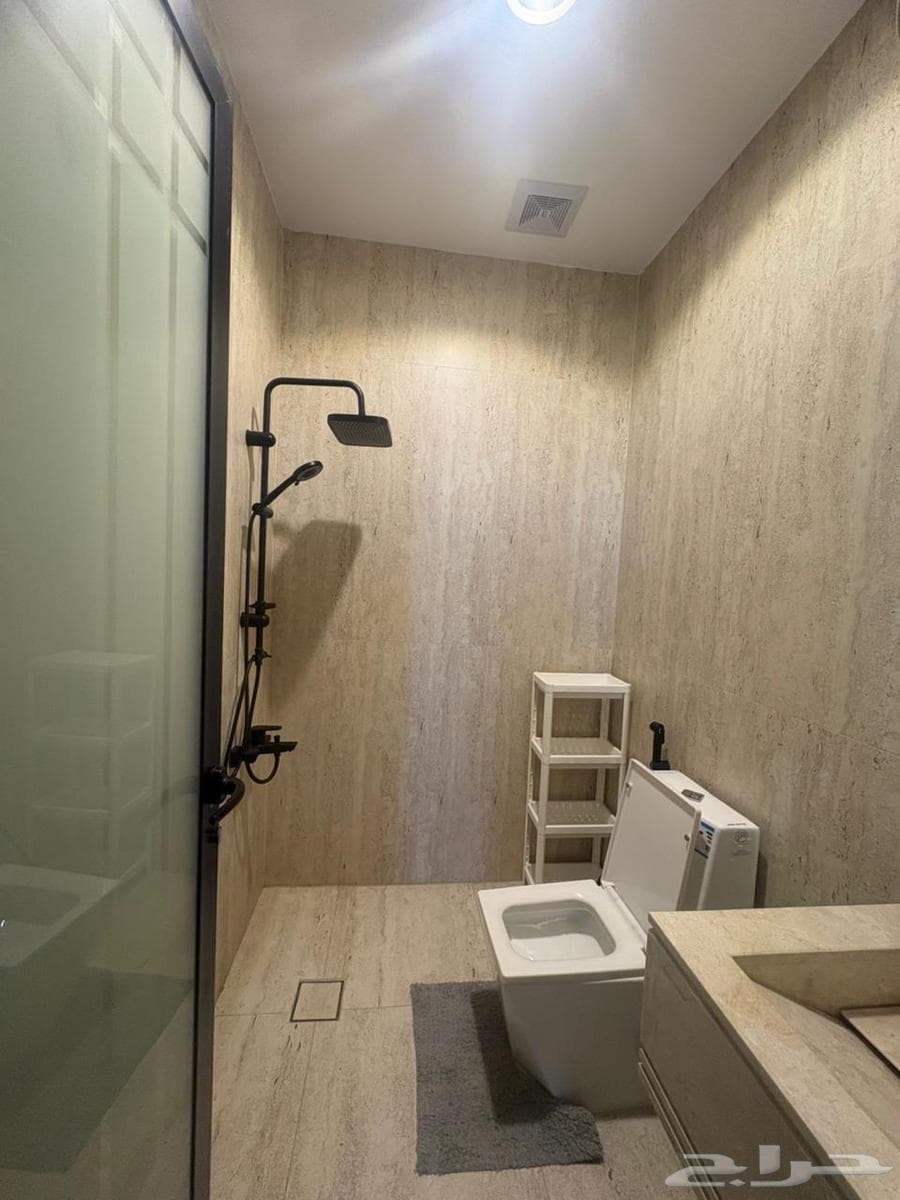 شقة 2 غرف في الحمرا 4