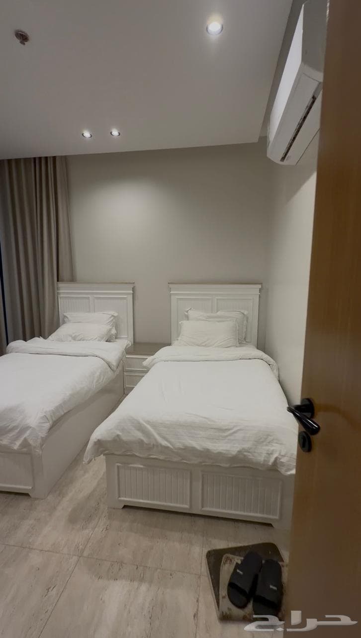 شقة 2 غرف في الحمرا 7