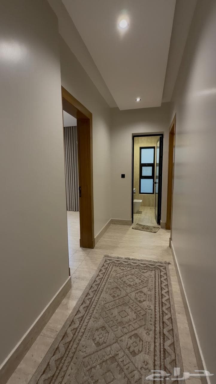 شقة 2 غرف في الحمرا 8