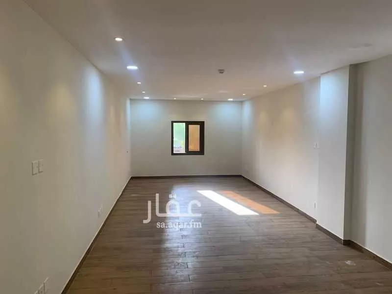 325 sqm building in Al Rabie 2