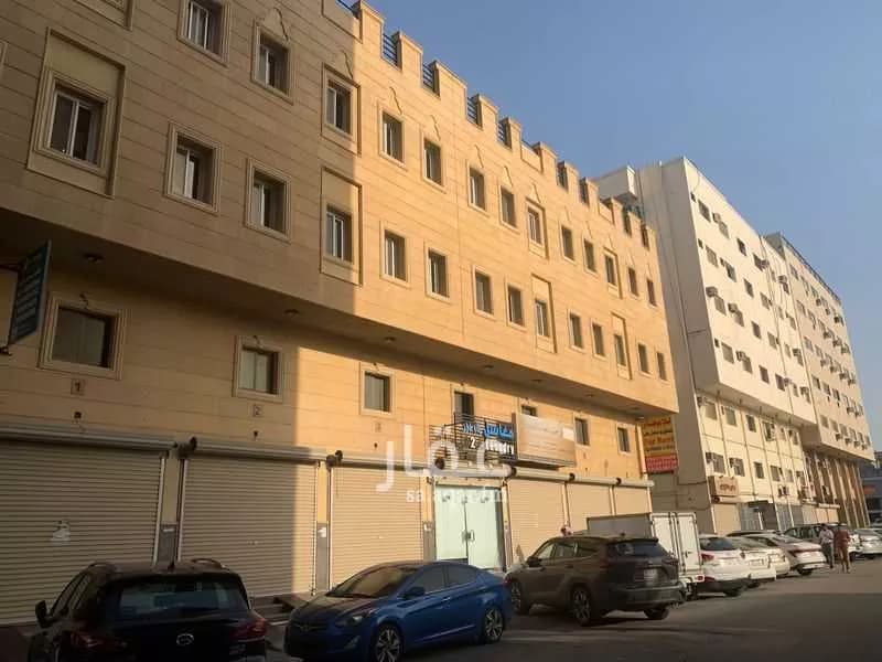 325 sqm building in Al Rabie 3