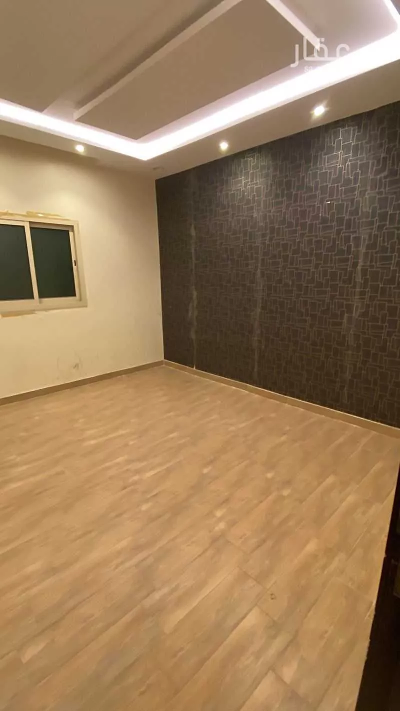 فيلا 5 غرف في طيبة 12