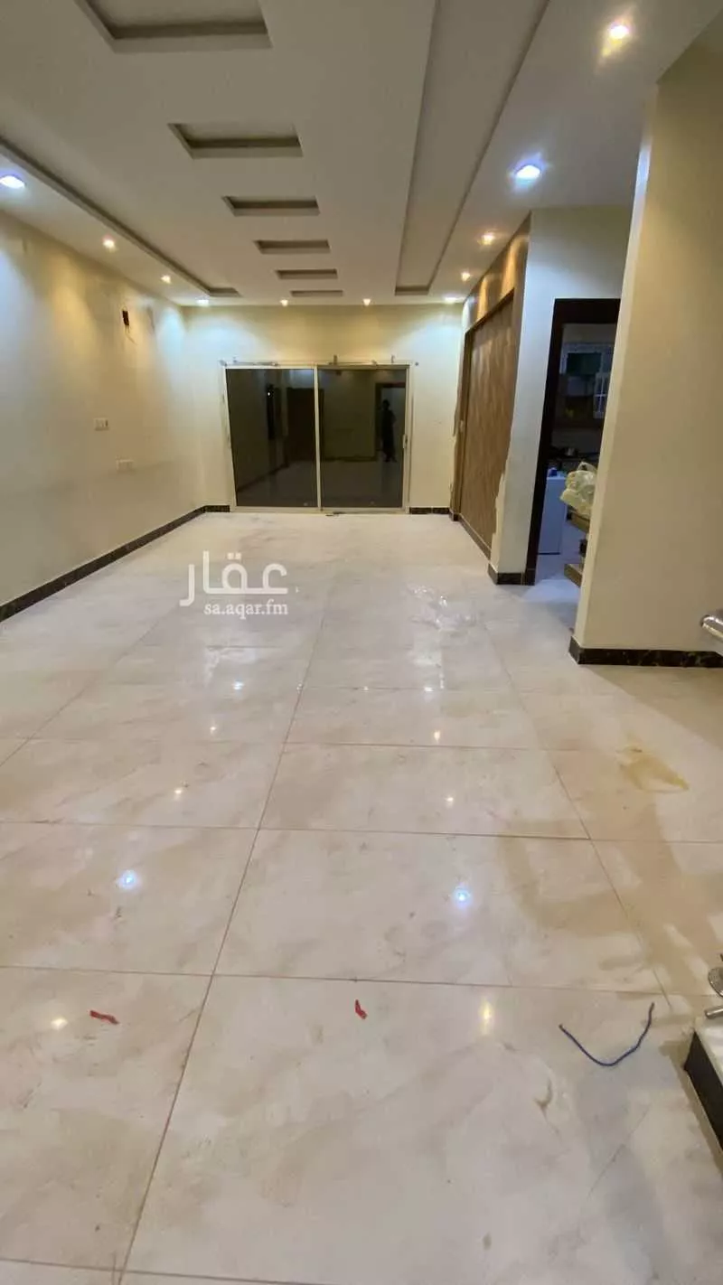 فيلا 5 غرف في طيبة 8