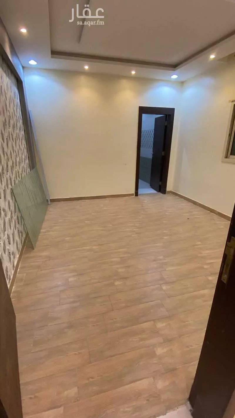 فيلا 5 غرف في طيبة 9