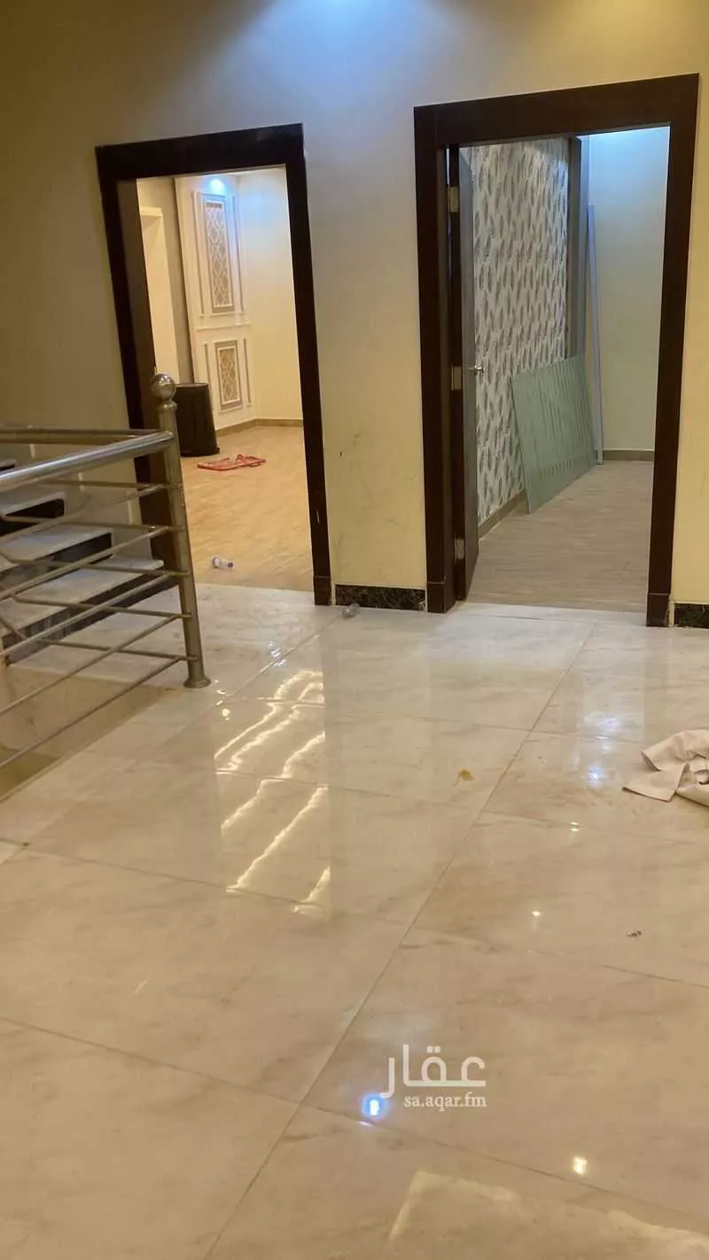 فيلا 5 غرف في طيبة 10