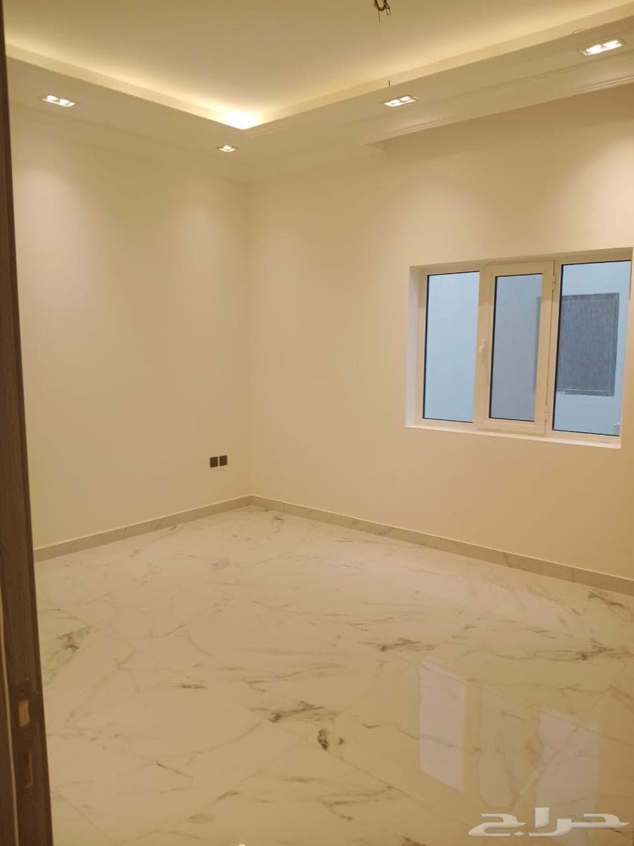 فيلا 4 غرف في الحسام 1