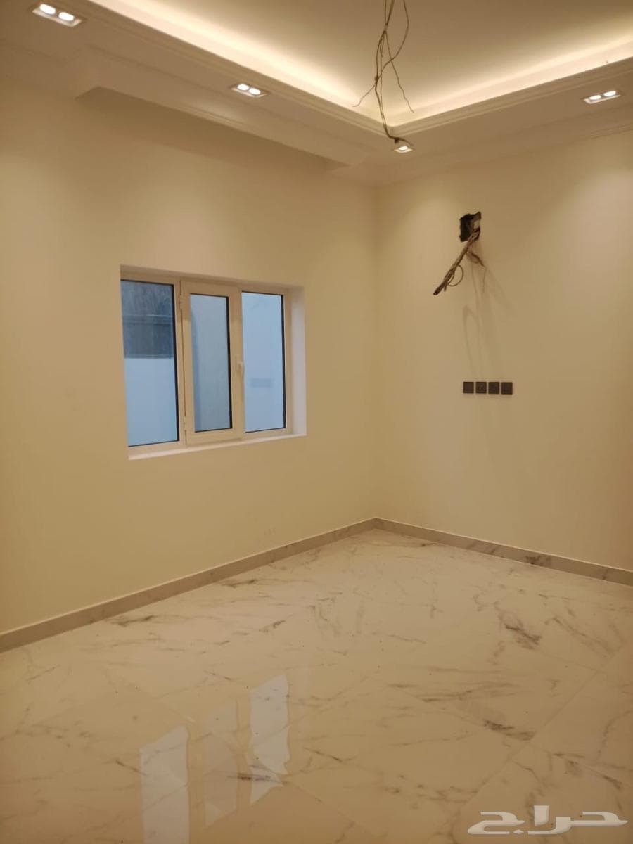 فيلا 4 غرف في الحسام 12