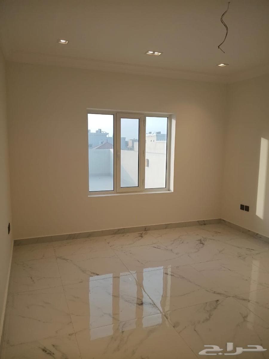 فيلا 4 غرف في الحسام 10