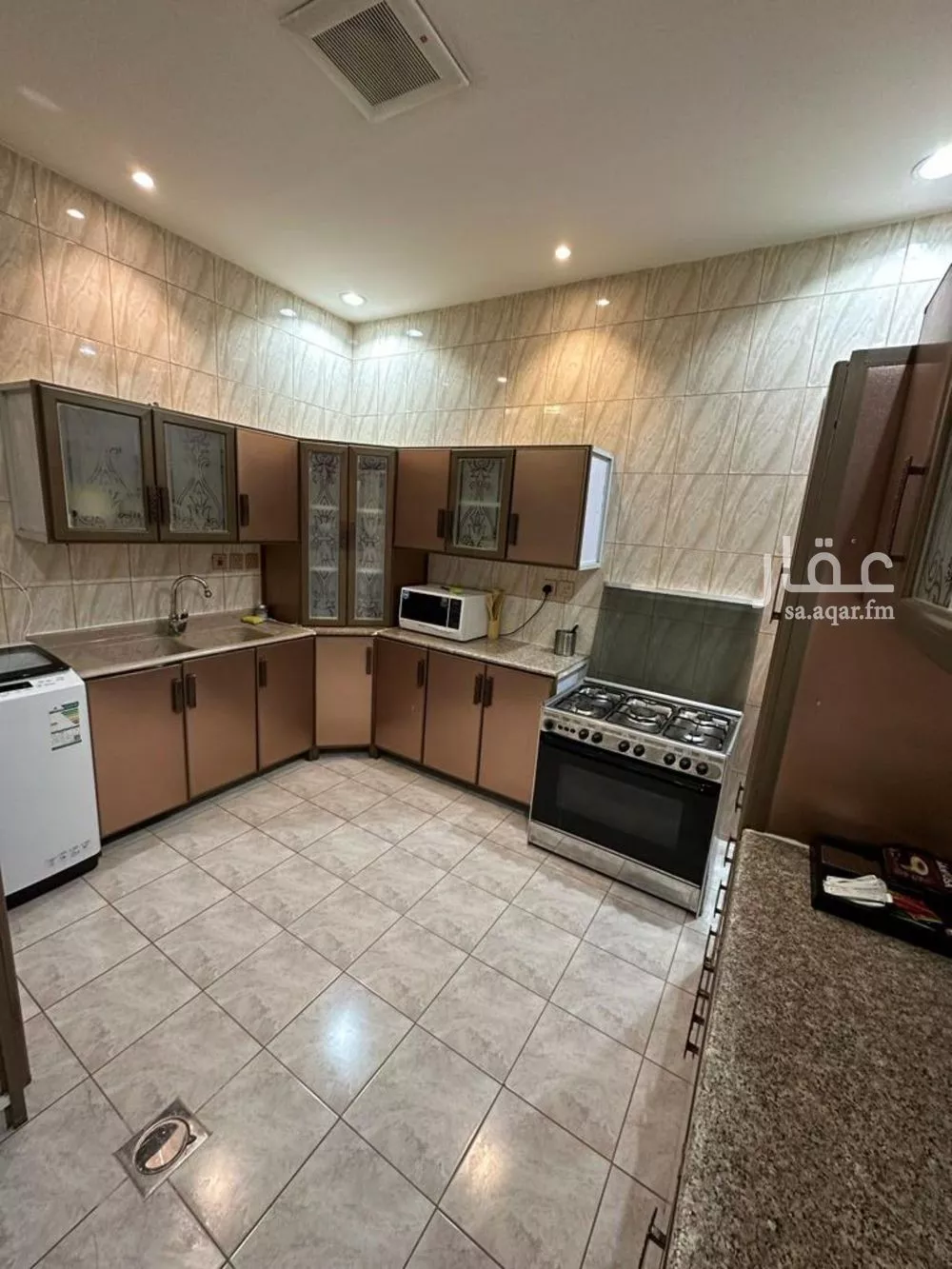 شقة 3 غرف في الملقا 4