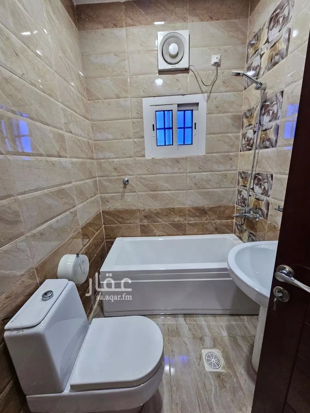 فيلا 8 غرف في الياقوت 18