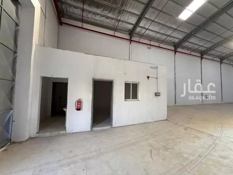 مستودع 10200 م² في العزيزية 2