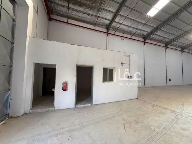 مستودع 4250 م² في السلي 3
