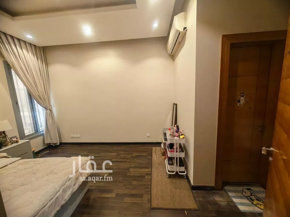 فيلا 6 غرف في العارض 7