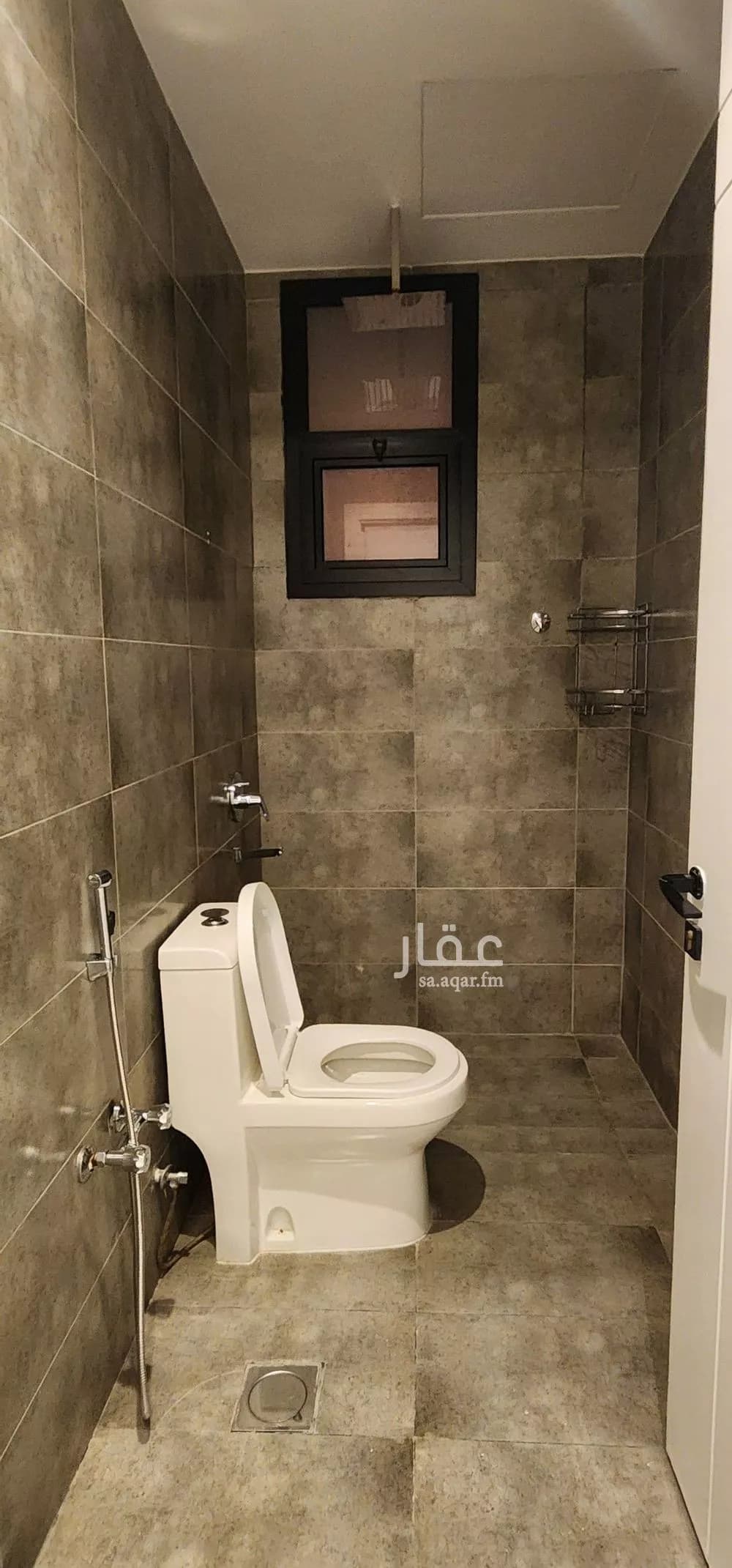 شقة 3 غرف في الملقا 4