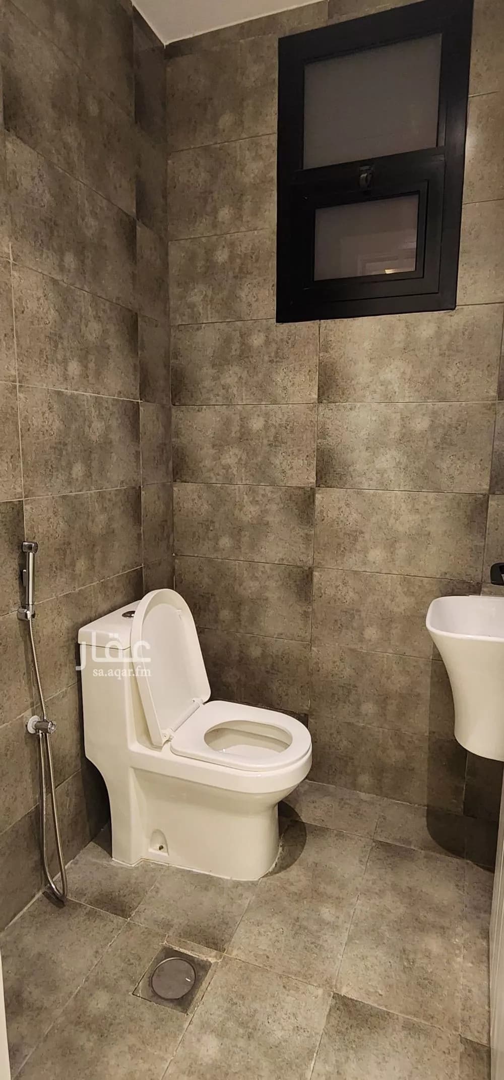 شقة 3 غرف في الملقا 5