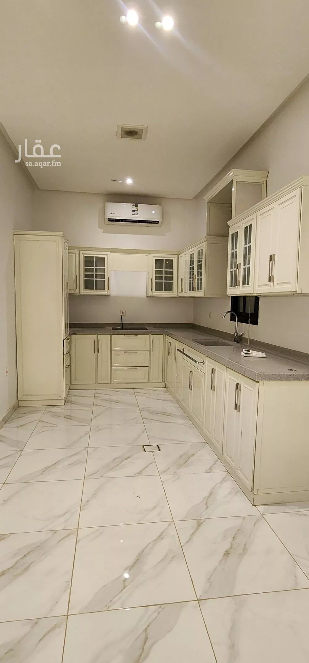 شقة 3 غرف في الملقا 6