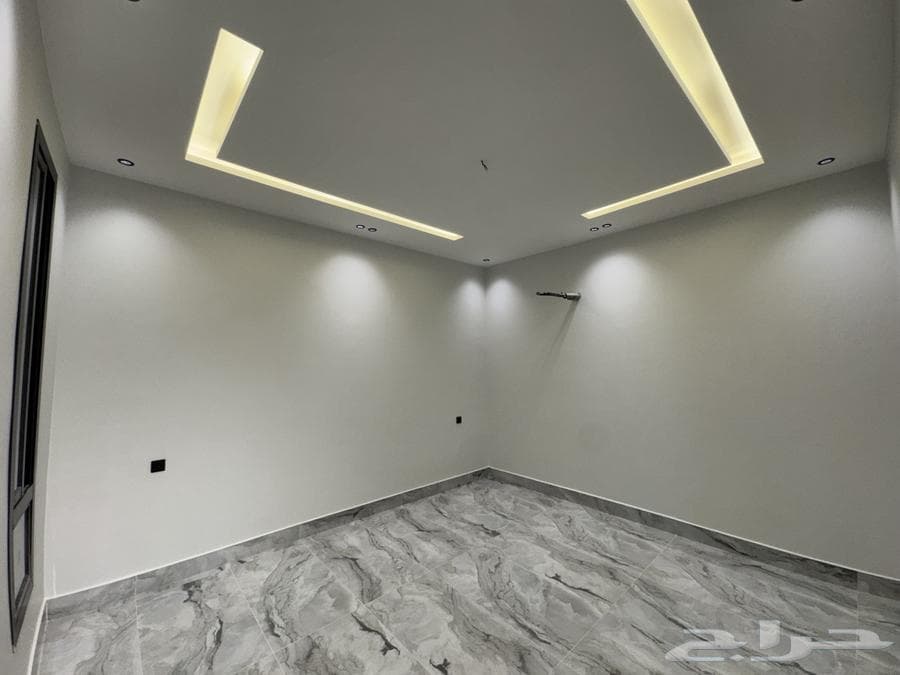 فيلا 9 غرف في ولي العهد 8