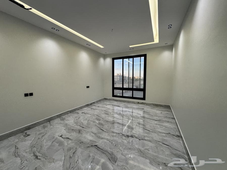 فيلا 9 غرف في ولي العهد 10