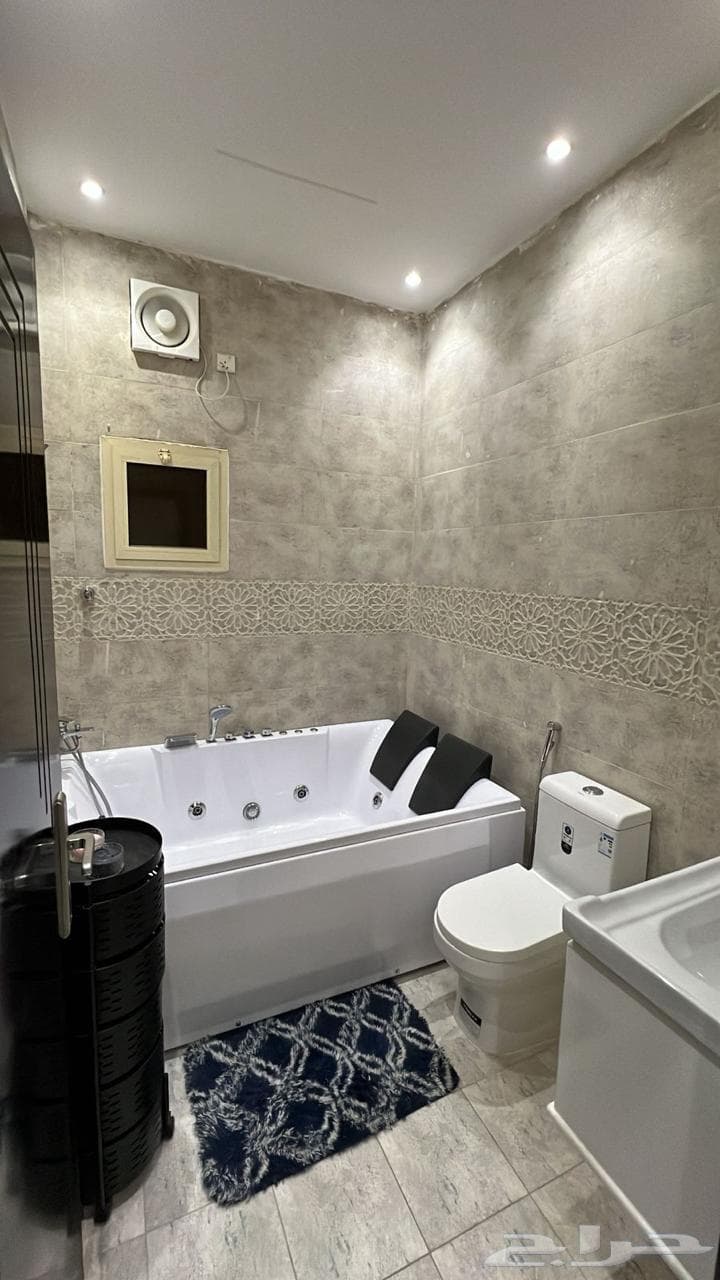 شقة  في الجمعة 18