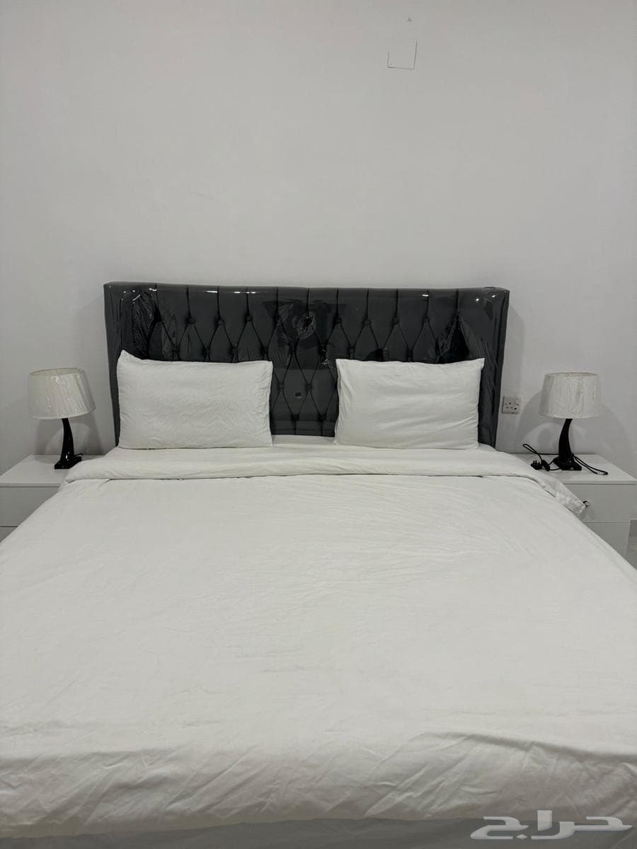 شقة  في الجمعة 8