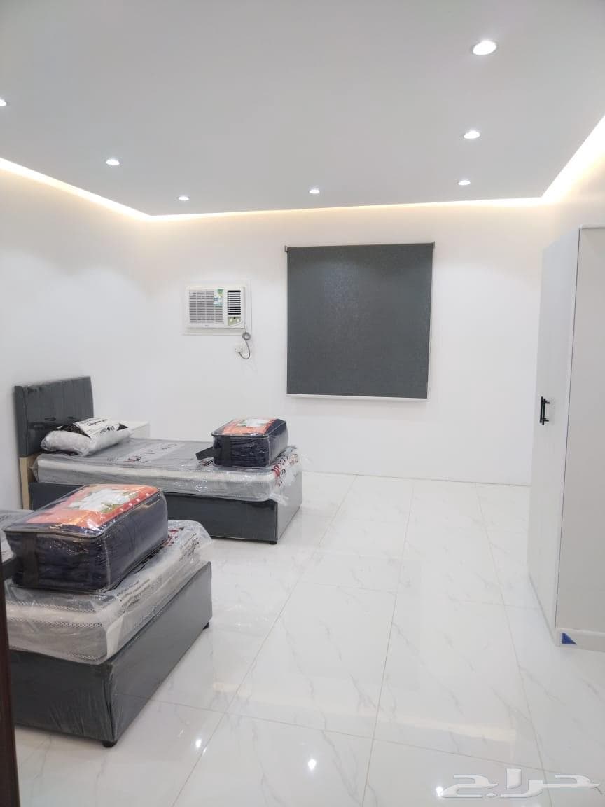 شقة  في الدفاع 4