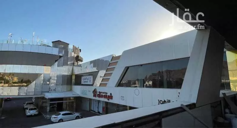 محل 900 م² في جبل جمة وغرابة 7