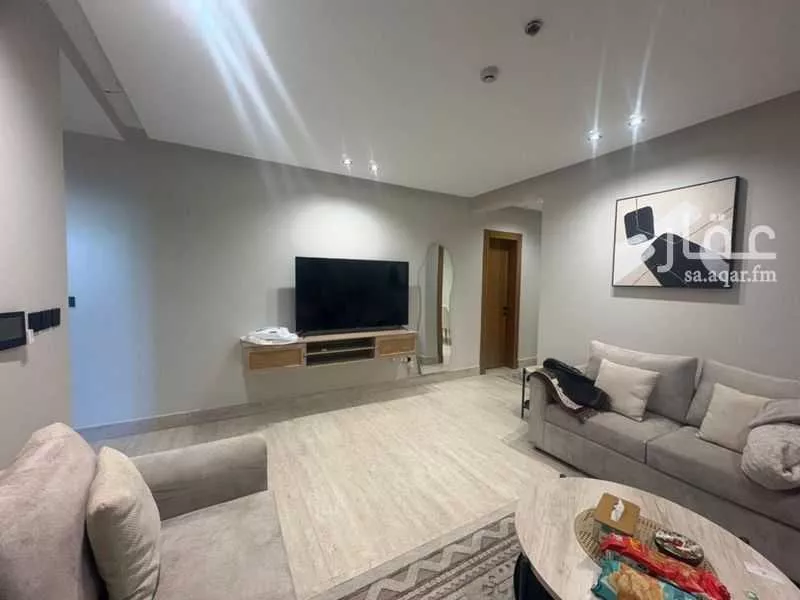 شقة 2 غرف في الحمرا 1