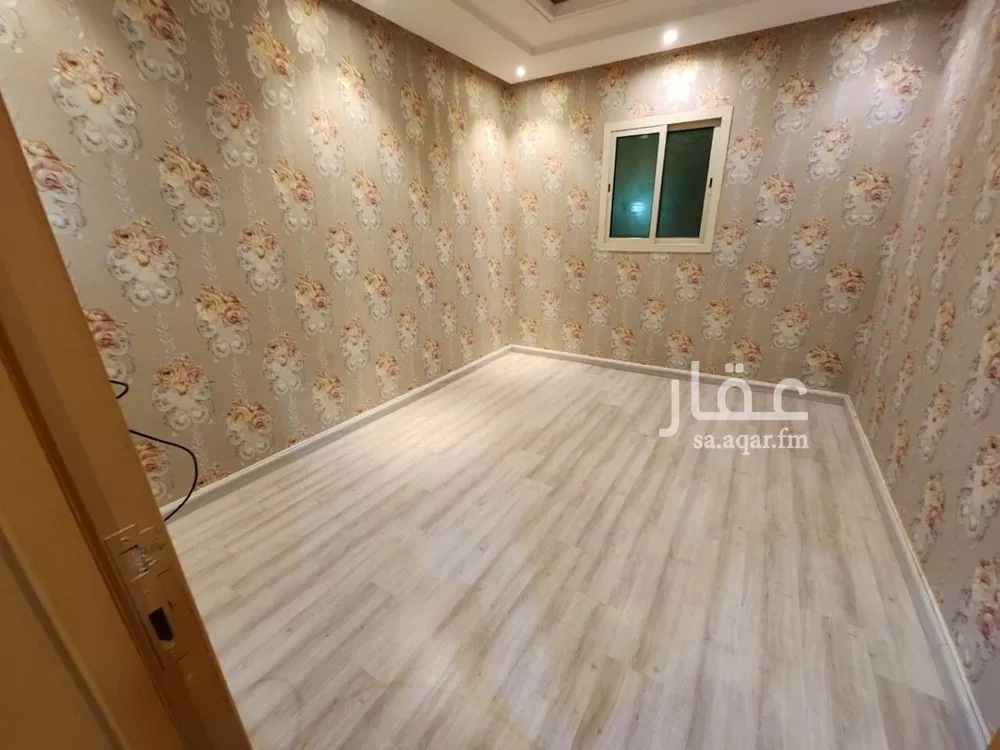 شقة 4 غرف في إشبيلية 13