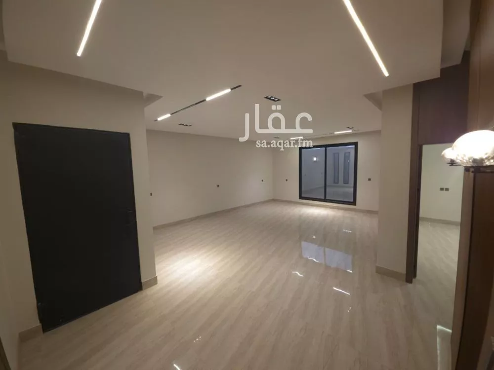 6 bedroom villa in Al Rimal 8