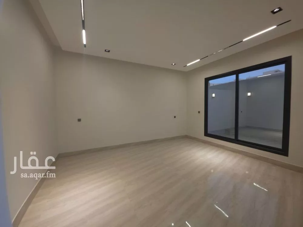 6 bedroom villa in Al Rimal 9